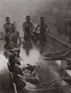 Un baño público en Kanawa de Herbert Ponting