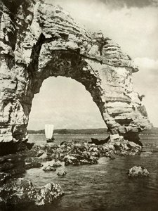 Un arco desgastado por el mar en Matsushima, 1910 de Herbert Ponting