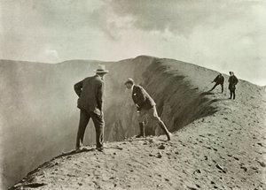 Al borde del cráter, Asama-Yama, 1910