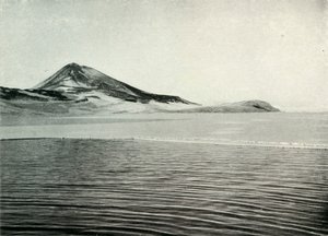 Hut Point y Observation Hill, c1910-1913, 1913 de Herbert Ponting