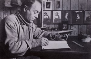 "Scott escribía, planeaba y calculaba en su pequeña mesa" de Herbert Ponting
