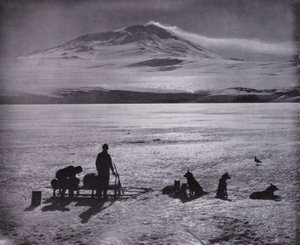Trineo y perros, con el Monte Erebus al fondo de Herbert Ponting