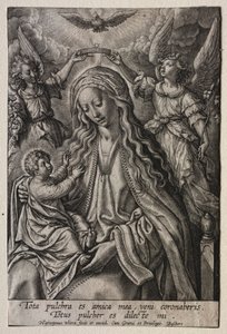 Virgen coronada por dos ángeles