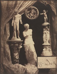 Still Life with Statuary and Drapery de Hippolyte Bayard