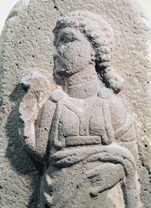 Relieve que representa a una mujer hitita con vestido tradicional, de Siria, c.1300-1200 a.C.