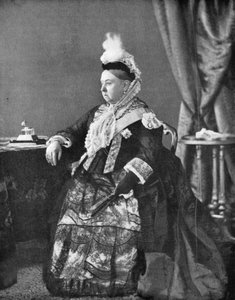 La Reina Victoria con el vestido que usó en su servicio de Jubileo de Oro, 1887
