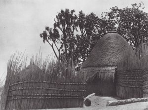 África: Templo Shilluk (foto b/n)