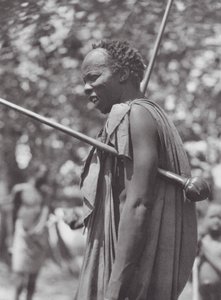 África: Guerrero Shilluk con garrote (foto b/n)