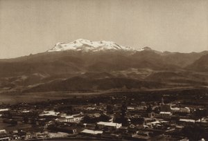 Mexico: Amecameca con Iztaccihuatl (b/w photo) de Hugo Brehme