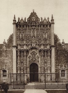 Mexico: Mejico, Ingreso al santuario desde la parte oriental de la catedral (b/w photo) de Hugo Brehme