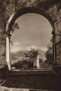 Mexico: Popocatepetl, visto desde el Sacro Monte (b/w photo) de Hugo Brehme