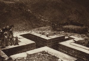 Mexico: Subterraneo en forma de cruz, Guiaroo (b/w photo) de Hugo Brehme