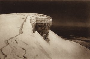 Mexico: Tempanos de hielo en la cumbre del Iztaccihuatl (b/w photo) de Hugo Brehme