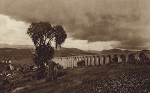 Mexico: Tuberia de agua espanola, antigua, de Los Remedios (b/w photo) de Hugo Brehme