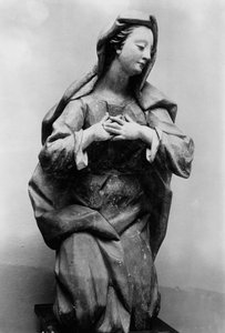 María arrodillada (terracota) de Ignaz 1725 75 Gunther