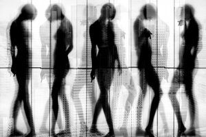 Siluetas urbanas en movimiento de Igor Shrayer