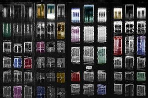 Reflejos de colores en las ventanas de Igor Shrayer