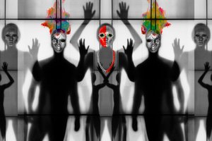 Reflejo de figuras enmascaradas de Igor Shrayer