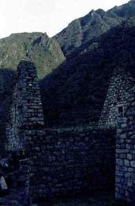 Casa en ruinas de la ciudadela de Machu Picchu (foto)