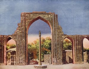 Masyid Quwat-ul-Islam y Pilar de Hierro, Delhi, India (foto en color) de Indian photographer