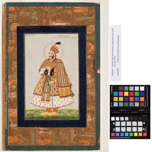 Abdullah Qutb Shah con nimbo, en jama blanca con un abrigo dorado y chal de Indian School