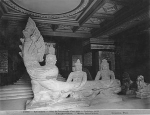 Cabeza de una balaustrada, originalmente de un puente en Prakhan, Angkor-Thom