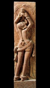 Arte indio: medias de relieve que representan a una madre y su hijo. Periodo Kouchane 1er siglo - Nueva Delhi, museo nacional de Indian School