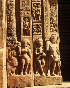 Relieve de la entrada del Templo de Vishnu, c.500 d.C. de Indian School