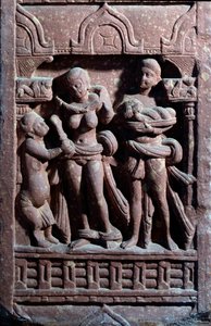 Sundari en el tocador (escultura de arenisca)