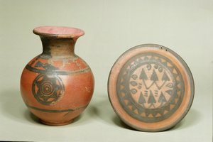 Olla de terracota y tapa, del Cementerio H en Harappa, Valle del Indo, 1500 a.C.-1200 a.C.