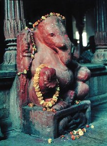 El dios elefante, Ganesh (piedra pintada)