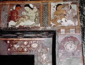 Dos parejas, del interior de la Cueva 17