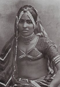 Bombay / Mumbai: Una dama de Marwar (foto b/n) de Indian photographer