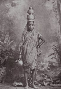 Bombay / Mumbai: La lechera (foto b/n) de Indian photographer