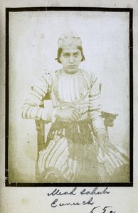 [Retrato de] Meah Sahub, eunuco, c.1856-57 (fotografía en b/n) de Indian photographer