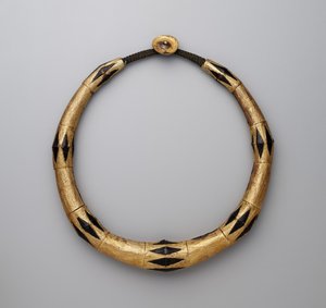 Collar de hombre (kalabubu)
