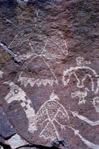 Grabados rupestres anasazi hallados en Nuevo México.