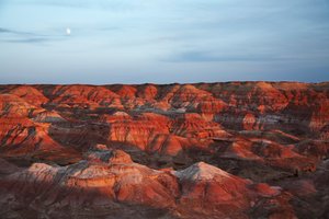 Rocas de colores cerca de Wu Cai Wan en el desierto de Gobi, Xinjiang, China occidental., 2007 (foto)