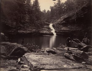 Lago Lula y Cascadas Superiores en Rock Creek, cerca de Lookout Mountain, Georgia, 1864-65 de Isaac H. Bonsall