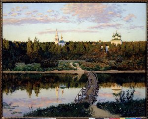 La Morada Tranquila. Descripción de un puente de madera que cruza un río tranquilo y une caminos de tierra y se adentra en el bosque del que sobresalen los picos de los tejados de los edificios religiosos de un pueblo. Pintura de Isaac (Isaac) de Isaak Ilyich Levitan