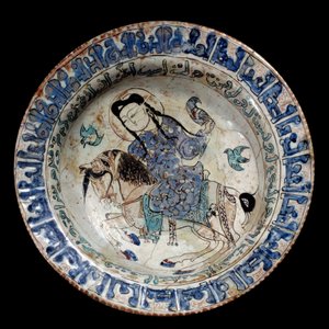 Arte islámico: plato de jinete halconero en cerámica. Principios del siglo XIII. De Irán. París, Museo del Louvre de Islamic School