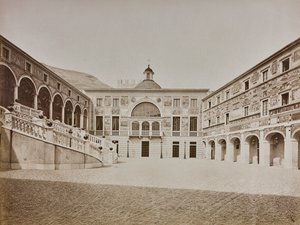 Álbum "Italia 1882, Nápoles, Pisa, Génova, Corniche": El patio interior del Palacio del Príncipe de Mónaco de Italian Photographer
