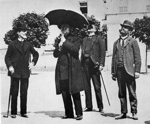 La persona representada es el compositor y libretista ARRIGO BOITO (Padua, 24 de febrero de 1842 - Milán, 10 de junio de 1918)