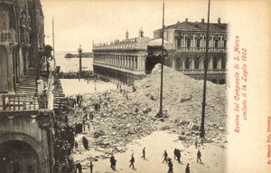Colapso del Campanile de San Marco, Venecia, 14 de julio de 1902 de Italian Photographer