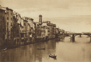 Firenze / Florencia: Una vista del Arno con el Ponte a S Trinita (fotografía en b/n) de Italian Photographer