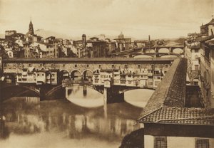 Firenze / Florencia: Vista del Lungarno con los Puentes, Vecchio, S Trinita, Carraia y di Ferro alle Cascine (fotografía en B/N) de Italian Photographer