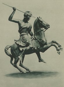 Estatua romana de una amazona a caballo hallada en Herculano (foto b/n) de Italian Photographer