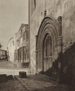 Sicilia / Sicilia: Sciacca, portal gótico (fotografía en blanco y negro) de Italian Photographer