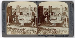La Casa de Marcus Lucretius, Pompeya, de The Underwood Travel Library, 1895 de Italian Photographer