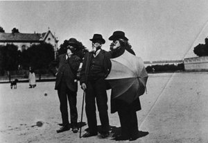 El compositor Giuseppe Verdi (1813-1901), el arquitecto Camillo Boito (1836-1914) y Noseda durante la visita de las obras de la casa de reposo para compositores (Casa di Riposo per Musicisti) alrededor de 1898 en la Plaza Buonarroti en Milán